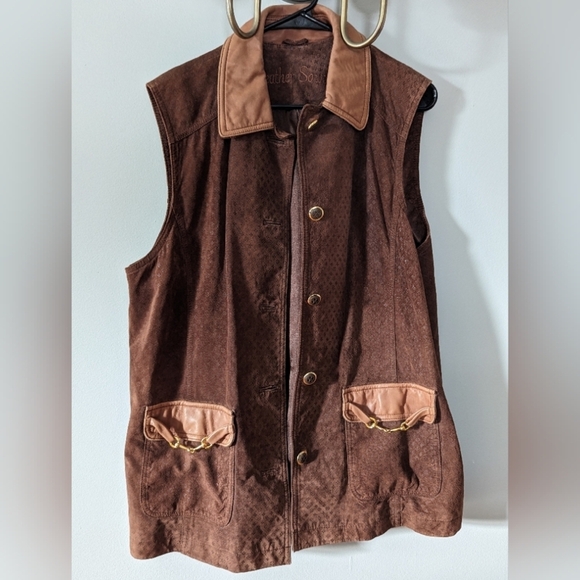 VINTAGE Brown Suede Sleeveless Jacket with Collar - Picture 2 of 11